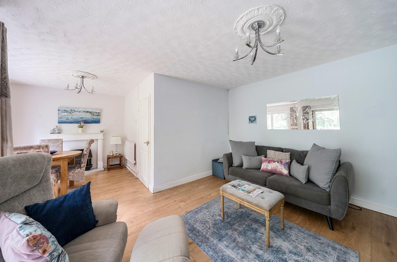 Mendip Close, Fforestfach, Swansea, SA5 5AB